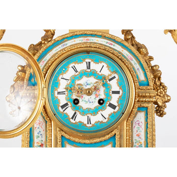 A BEAUTIFUL FRENCH 19TH CENTURY ORMOLU AND “BLEUE CELESTE” SÈVRES PORCELAIN 3PCS CLOCK SET.