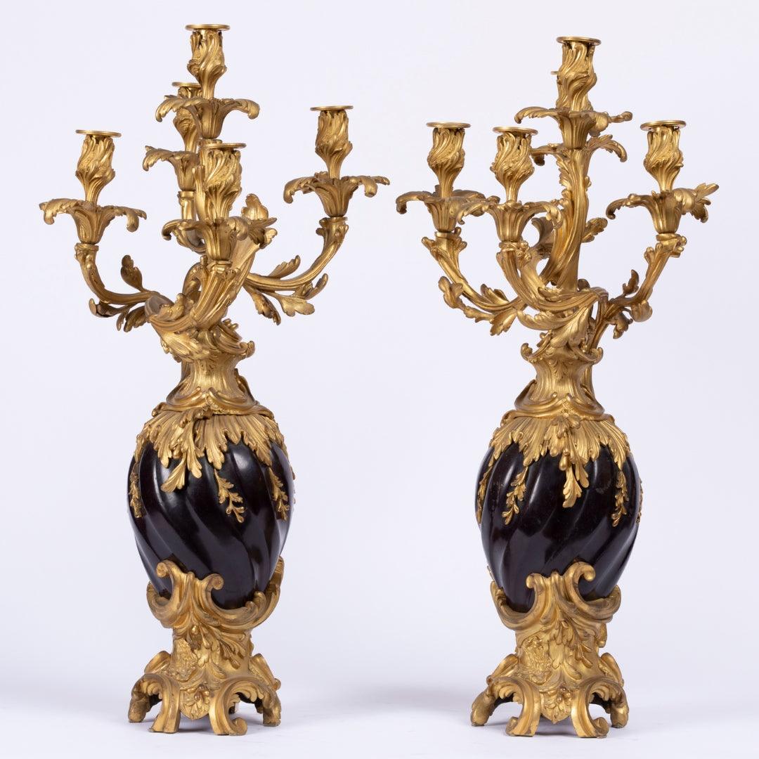 A CHARMING AND HIGH-QUALITY PAIR OF 19TH CENTURY LOUIS XV ST. CANDELABRAS. - Galerie Rosiers