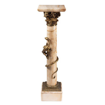 A FRENCH 19TH CENTURY JAPONISMUS ONYX AND ORMOLU COLUMN WITH A SWIVEL TOP.