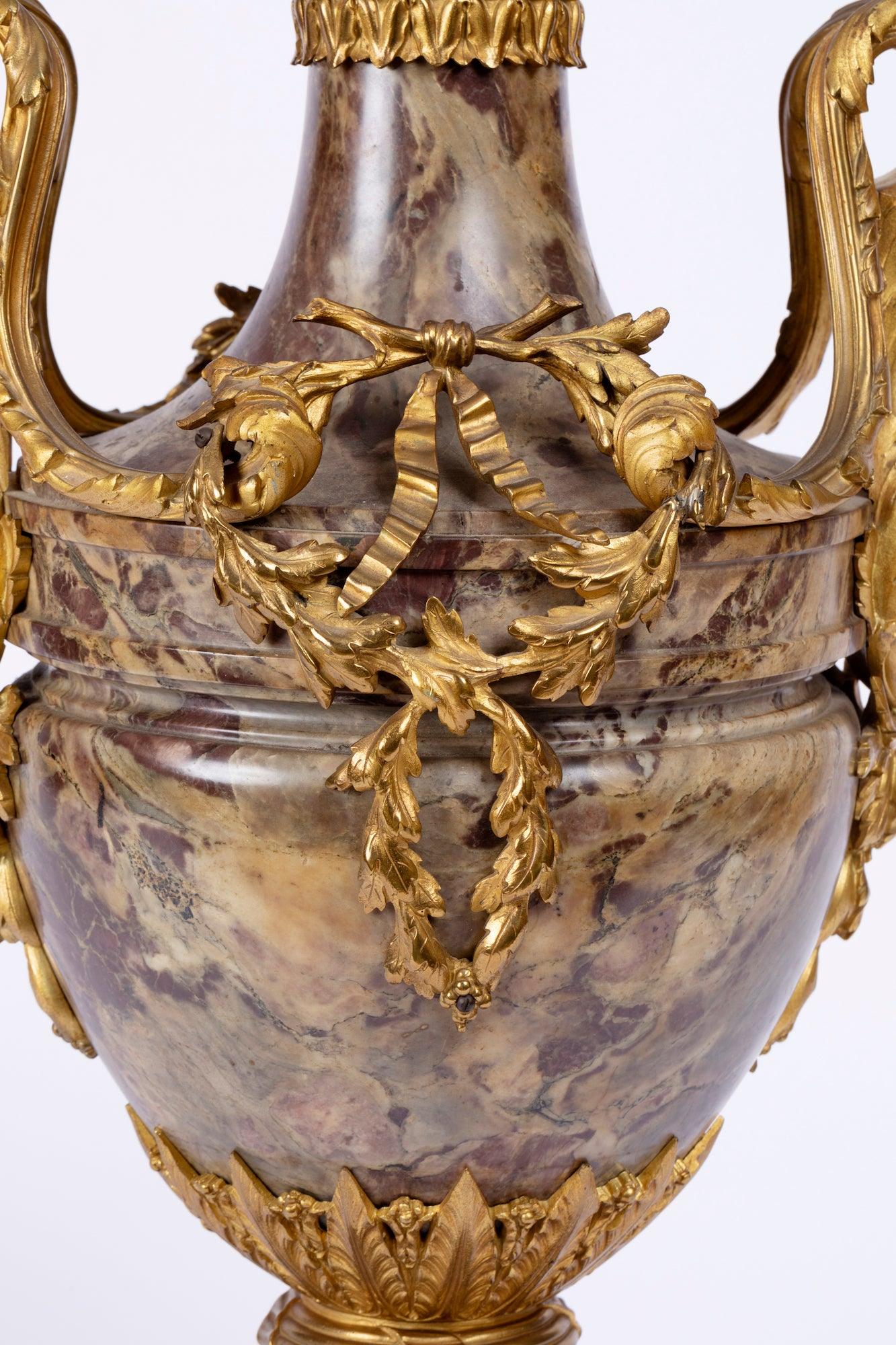 A FRENCH 19TH CENTURY LOUIS XV ST. MARBLE AND GILT BRONZE CASSOLETTE - Galerie Rosiers