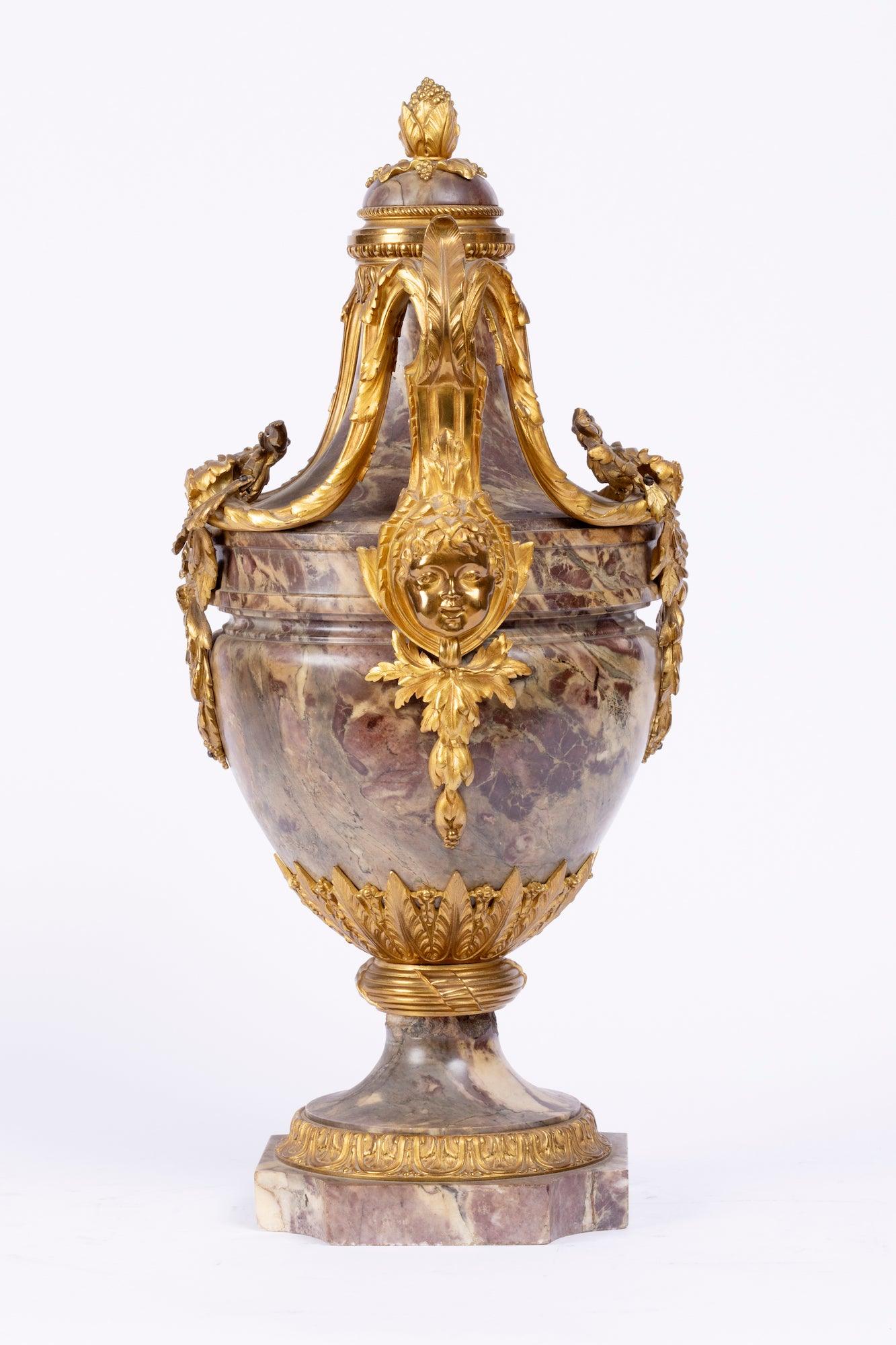 A FRENCH 19TH CENTURY LOUIS XV ST. MARBLE AND GILT BRONZE CASSOLETTE - Galerie Rosiers