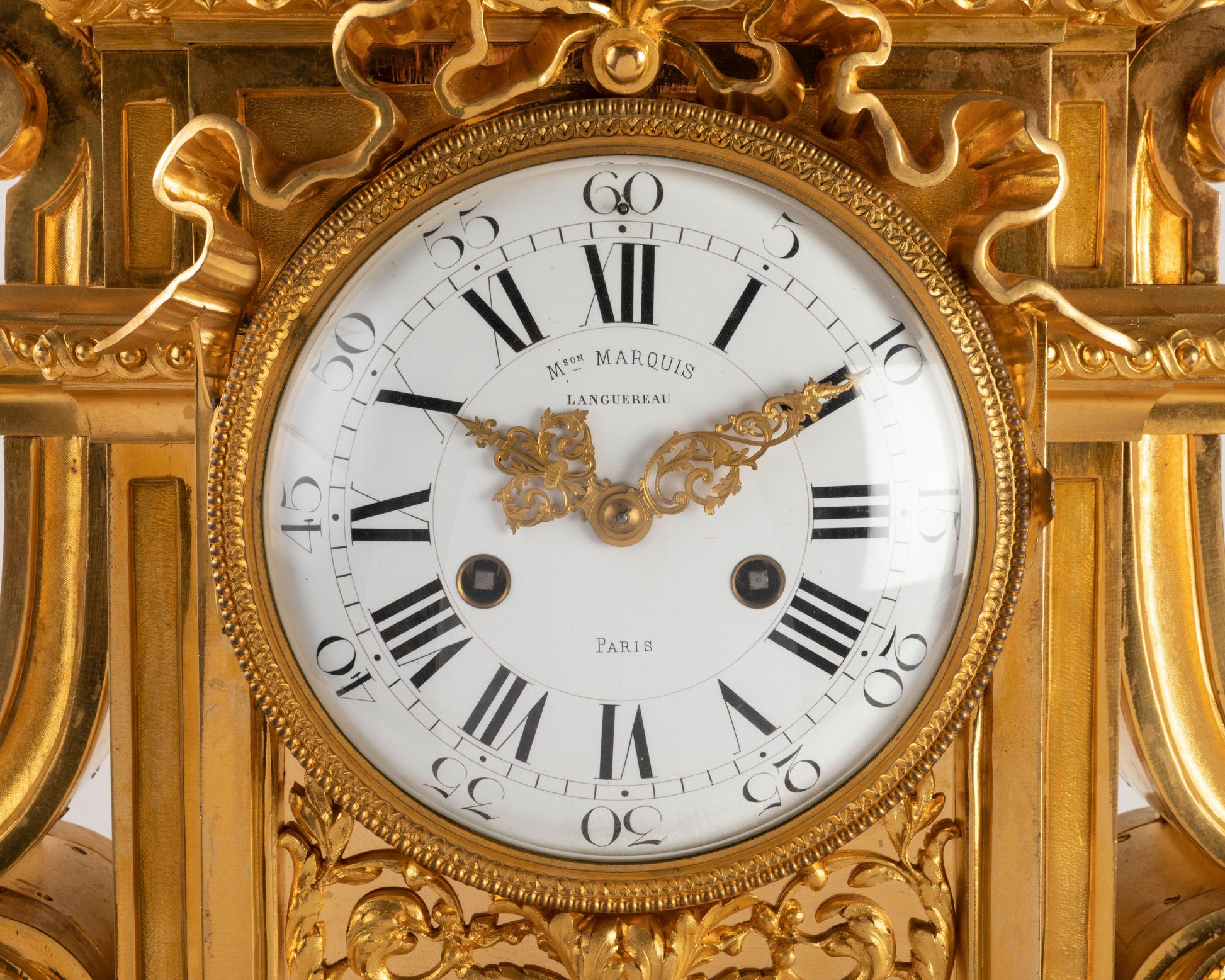 A FRENCH 19TH CENTURY ORMOLU MANTEL CLOCK BY MAISON MARQUIS CIRCA 1870 - Galerie Rosiers