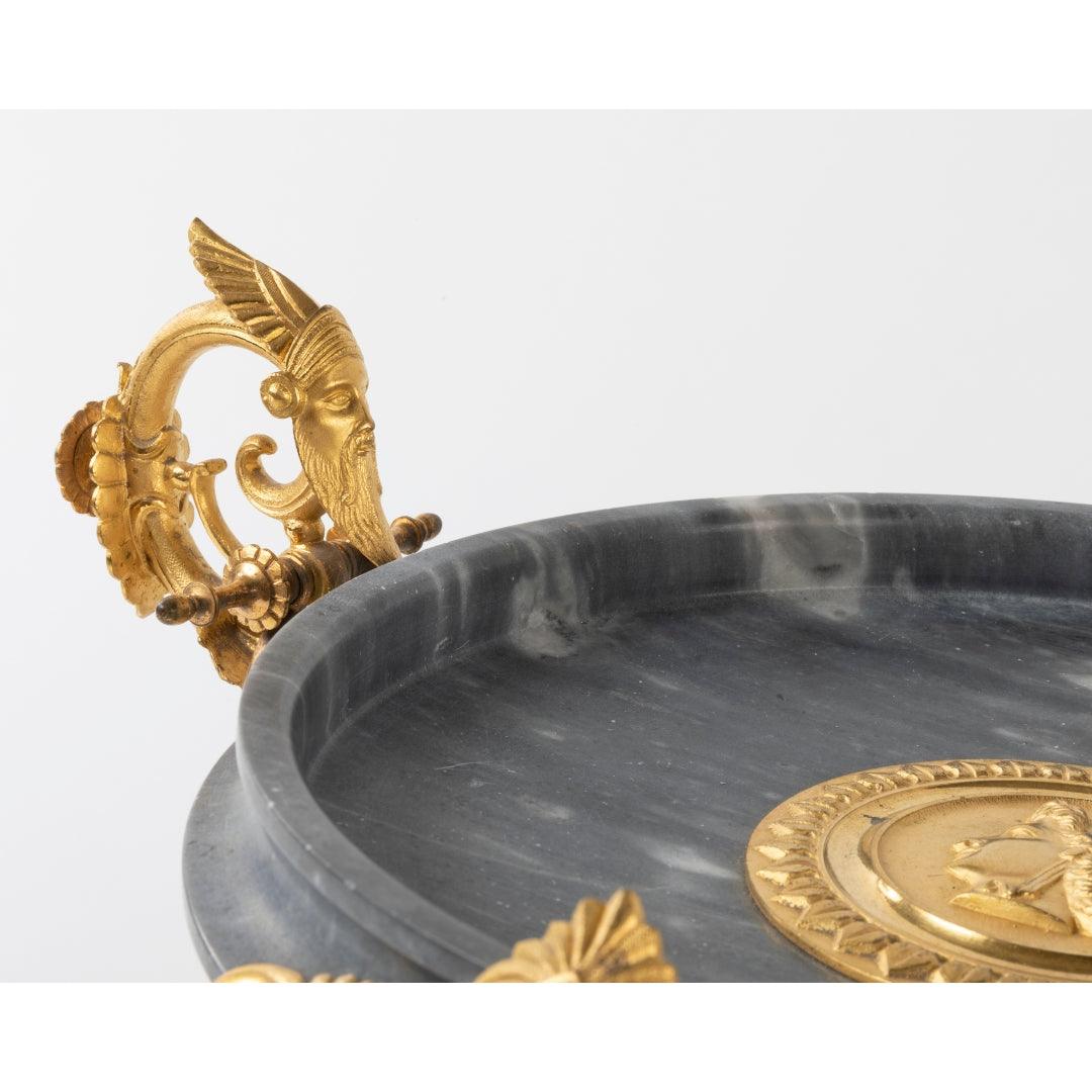 A PAIR OF FRENCH 19TH CENTURY NÉO-GREEK ST. GREY TURQUIN MARBLE AND ORMOLU TAZZAS. - Galerie Rosiers