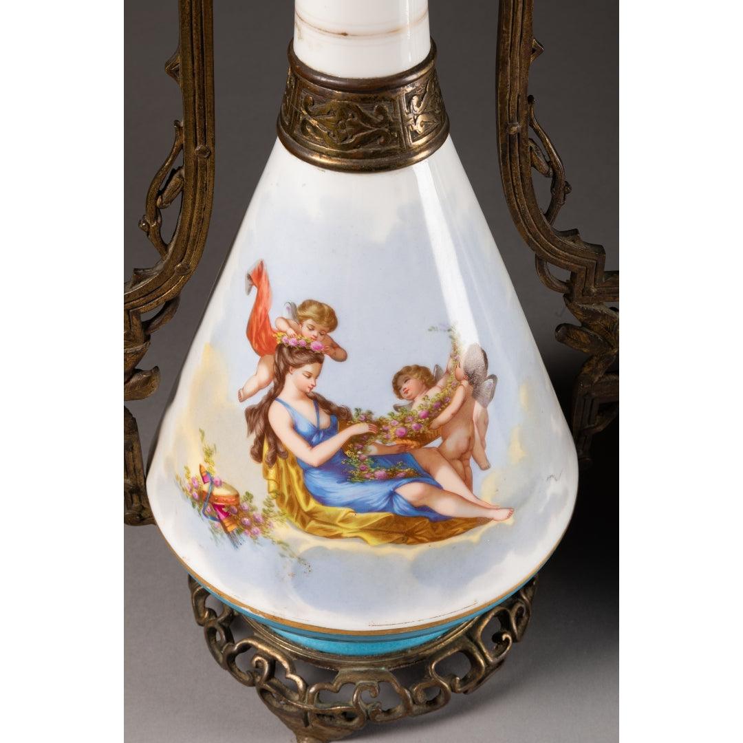 A PAIR OF FRENCH 19TH CENTURY NEO GREEK ST. OPALINE VASES. - Galerie Rosiers
