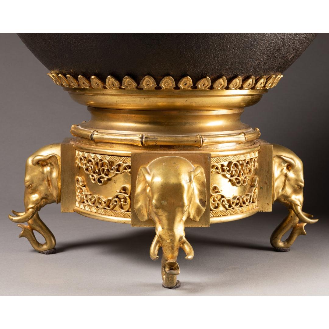A REMARKABLE FRENCH 19TH CENTURY ORMULU AND PATINATED BRONZE JAPONISMUS PLANTER AFTER EDOUARD LIÈVRE. - Galerie Rosiers