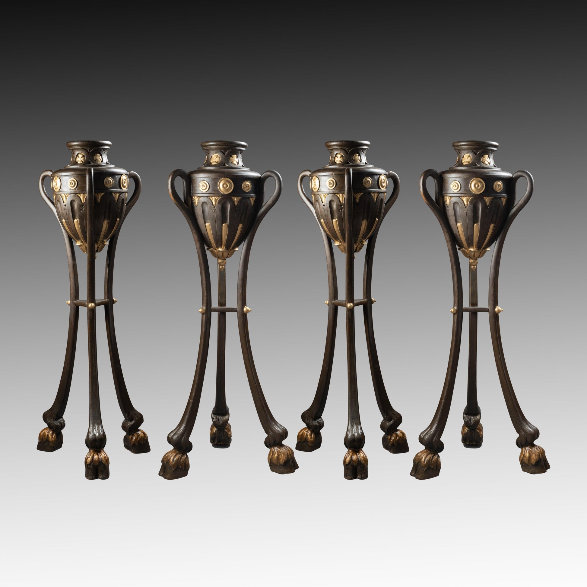 A SET OF FOUR ITALIAN 19TH CENTURY NEO-GREEK ST. GRAND SCALE PATINATED WOOD JARDINIÈRES. - Galerie Rosiers
