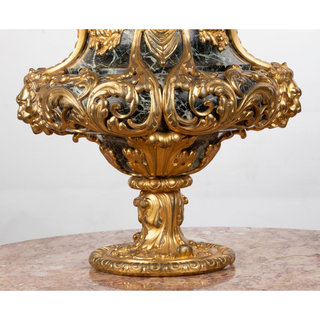 A STUNNING AND HIGH QUALITY PAIR OF FRENCH 19TH CENTURY ORMULU AND GREEN MARBLE CANDELABRAS. - Galerie Rosiers