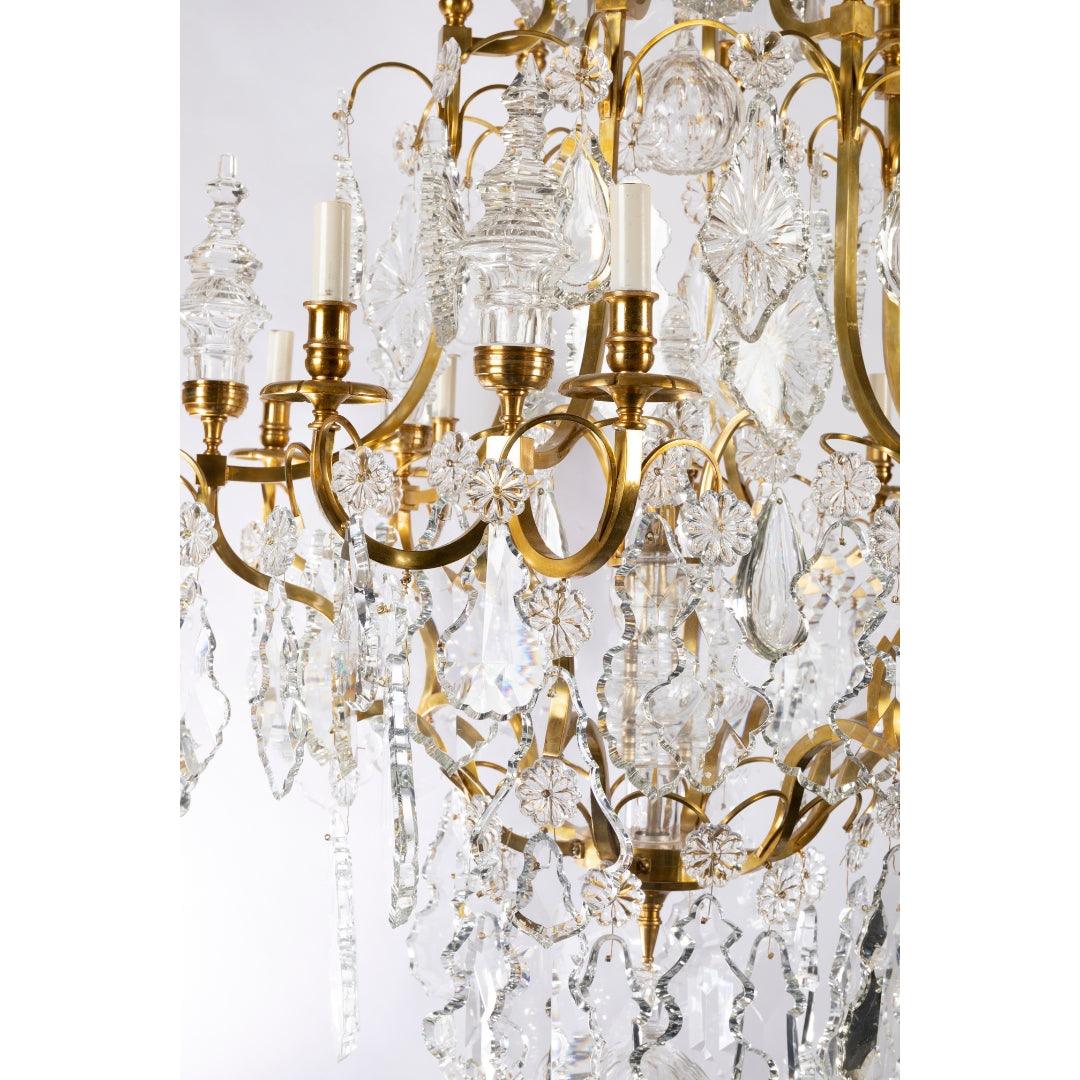 A STUNNING PAIR OF FRENCH LATE 19TH CENTURY LOUIS XV ST. ORMOLU AND CRYSTAL CHANDELIERS. - Galerie Rosiers