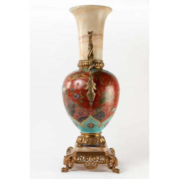 AN UNUSUAL FRENCH 19TH CENTURY JAPONISMUS ORMULU AND ONYX D’ALGERIE MOUNTED PORCELAINE VASE.